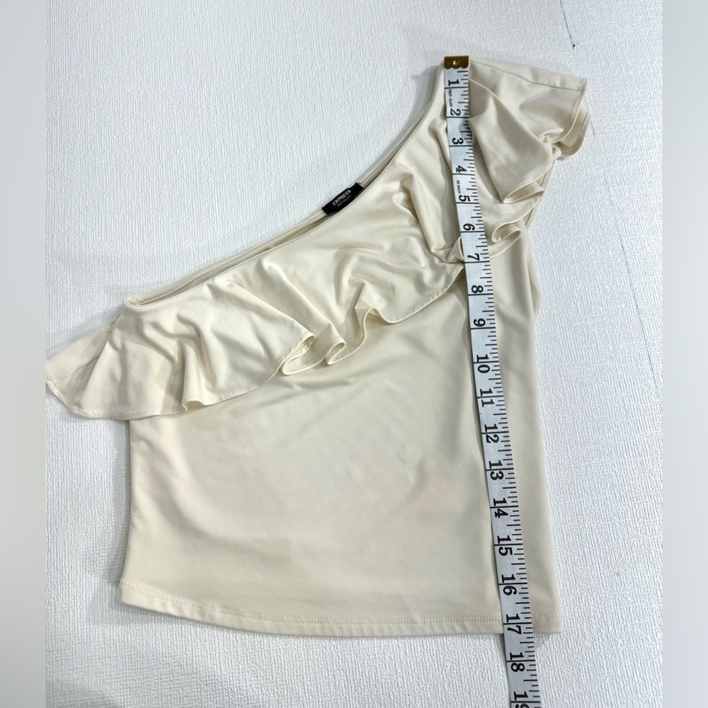 Express one shoulder ruffle top cream size S - Picture 4 of 6